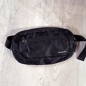 NWOT Travelon cross Bag RFID